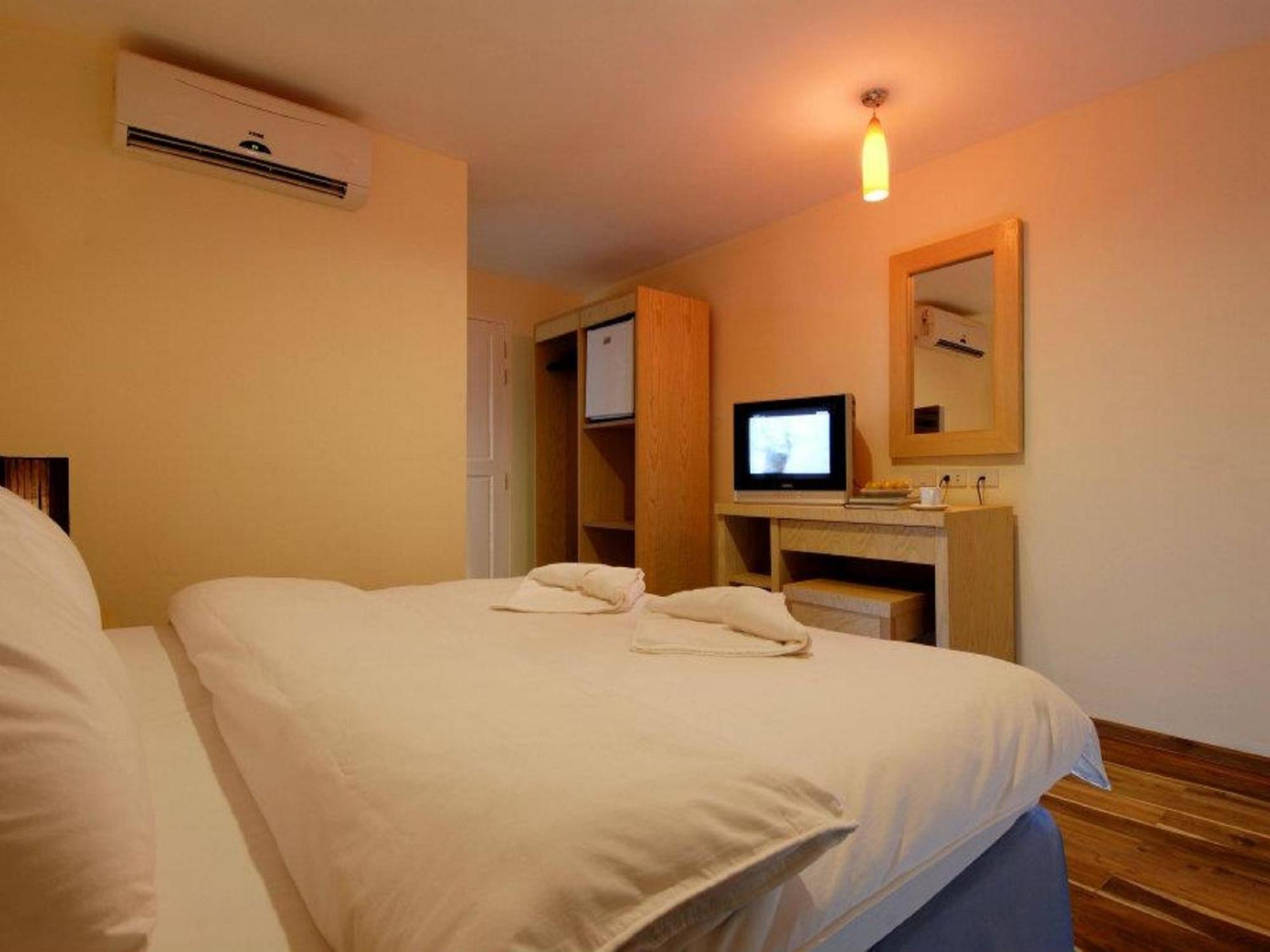 Jerung Hotel Khao Lak Bagian luar foto